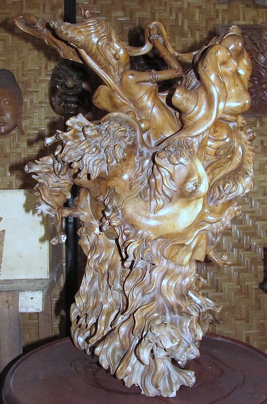 木彫　窓飾りカララウと月の女神